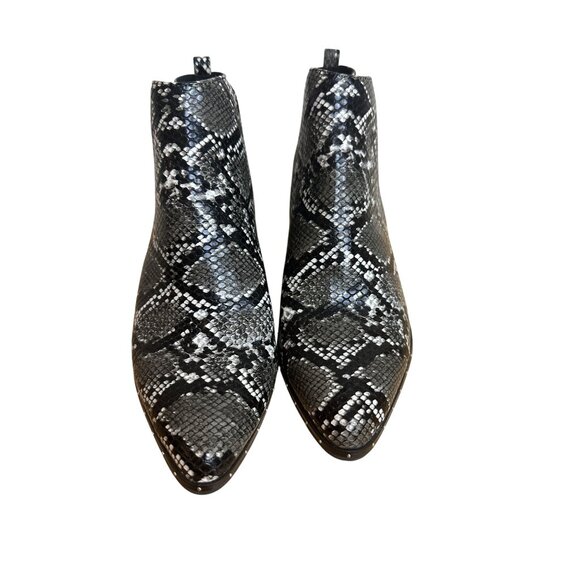 Bar III Size 8.5 Snake Skin Print Synthetic Pull On Black White Ankle Boots - Picture 4 of 15